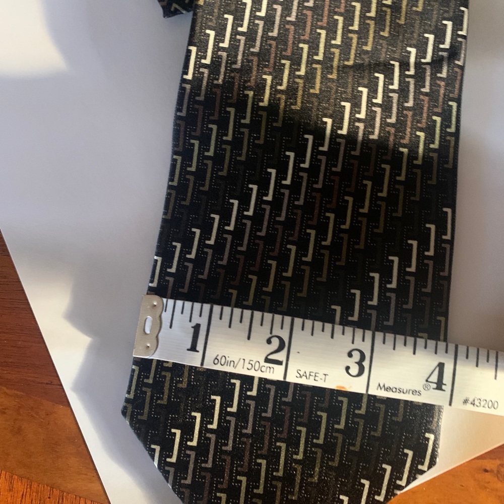 Covington Silk Tie Black Silver green
